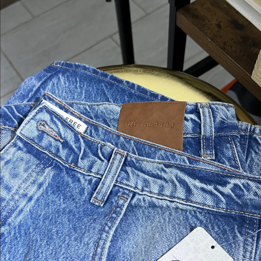 ❤️We The Free People Shadow Patch Heart Barrel Good Luck Jeans - Picture 8 of 12